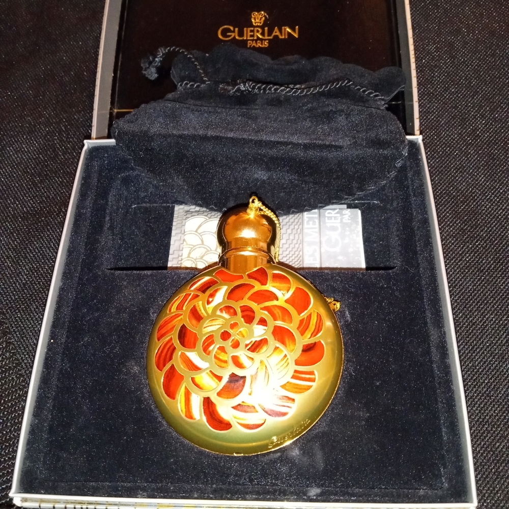 LES METEORITES REFILLABLE FLASK & PERFUME